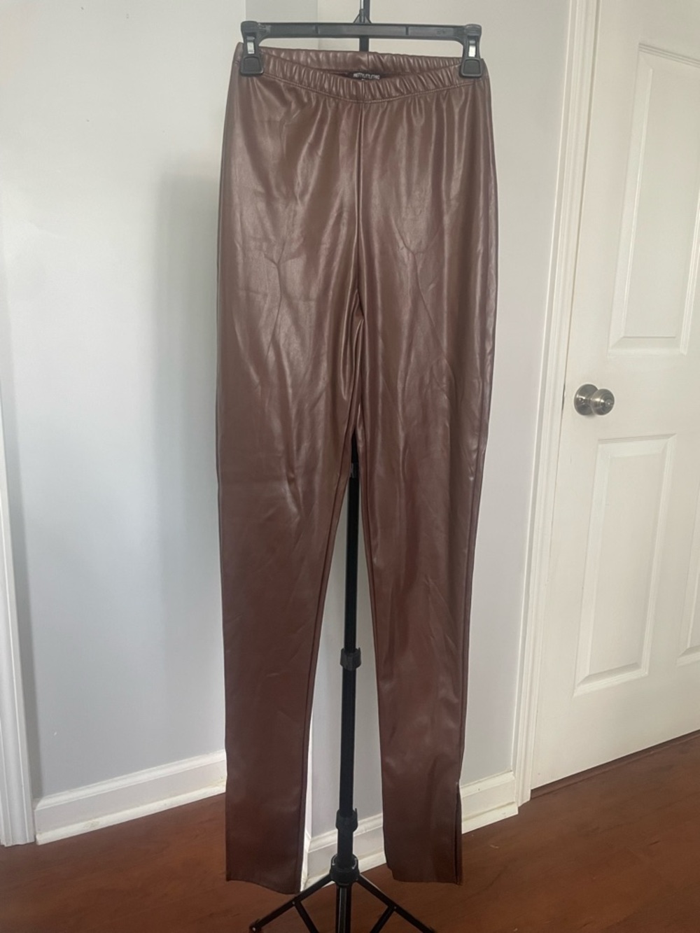 PrettyLittleThing Shape Faux Leather Leggings in Brown